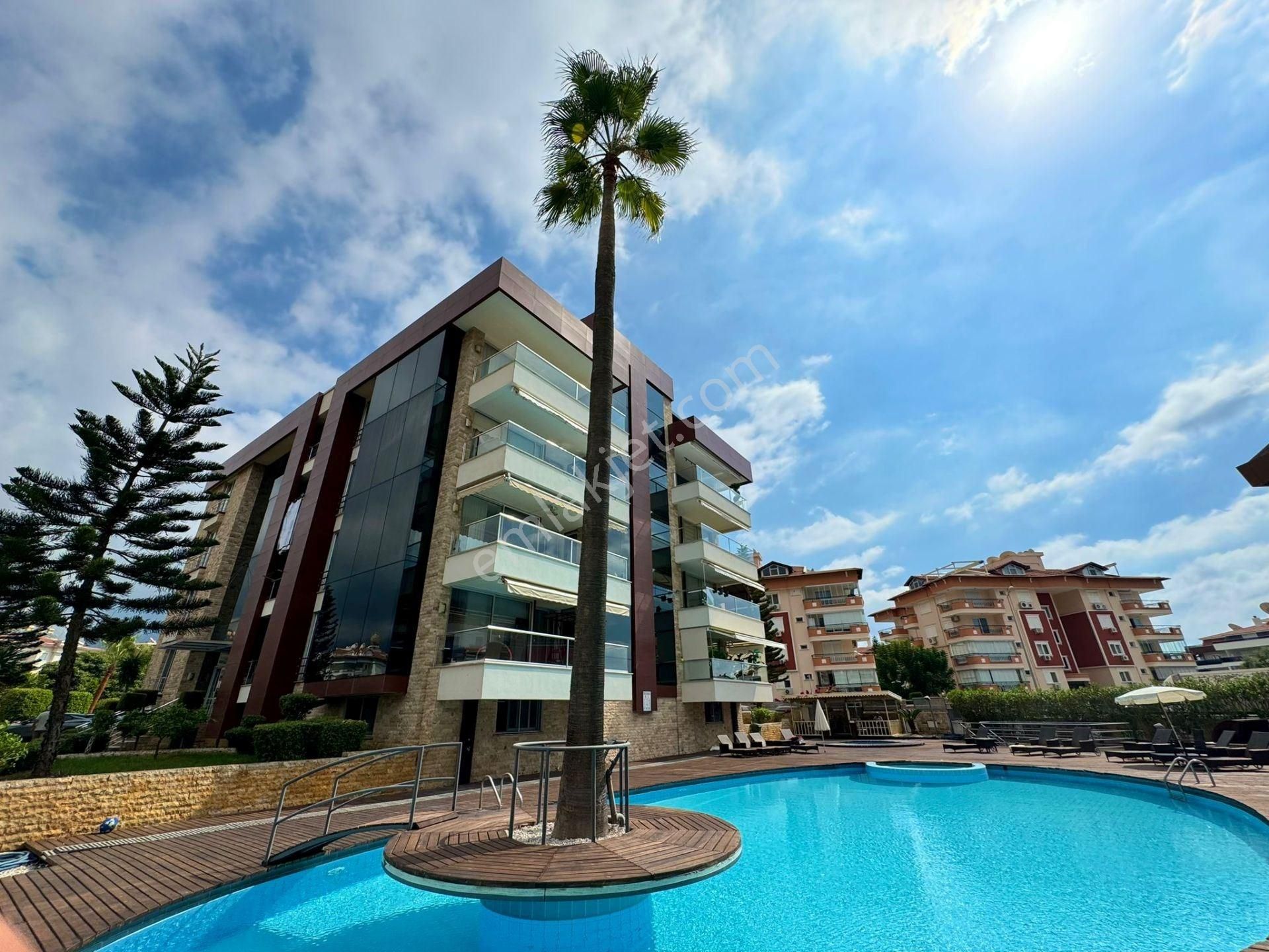 Alanya Oba Satılık Daire Huge Apartment 3+1 Oba 245m2 From Beach 950m Furniture Ikamet