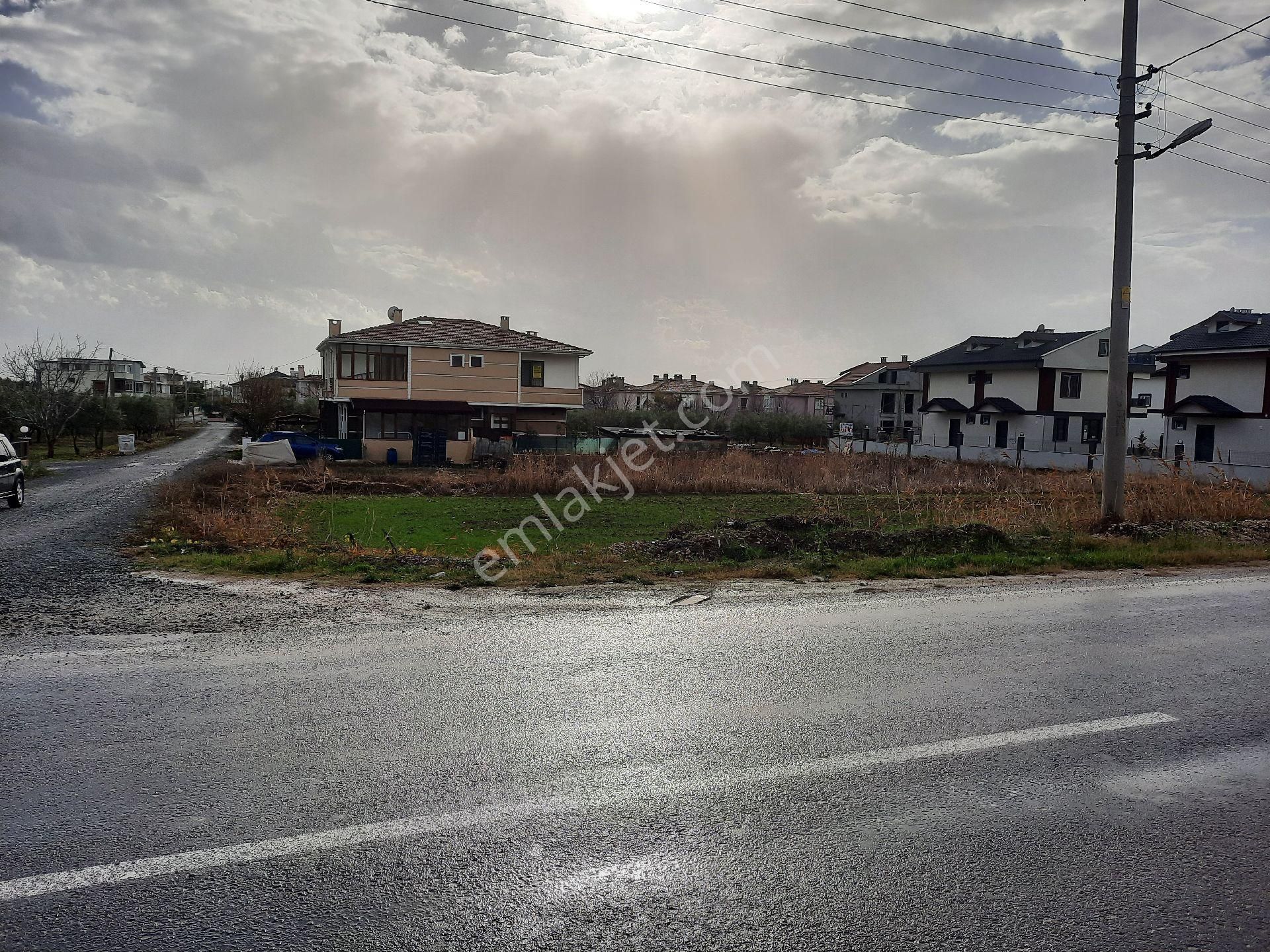 Şarköy İstiklal Satılık Konut İmarlı Duru Emlaktan İstiklal De 500mt %20 İki Buçuk Kat Müsadelidir