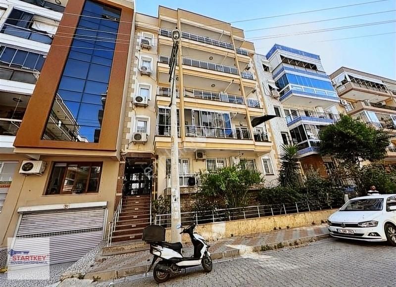 Karşıyaka Yalı Satılık Daire Karşıyaka Yalı Mah. 200 M2 3+1 Satılık Merkezi Konumda Daire