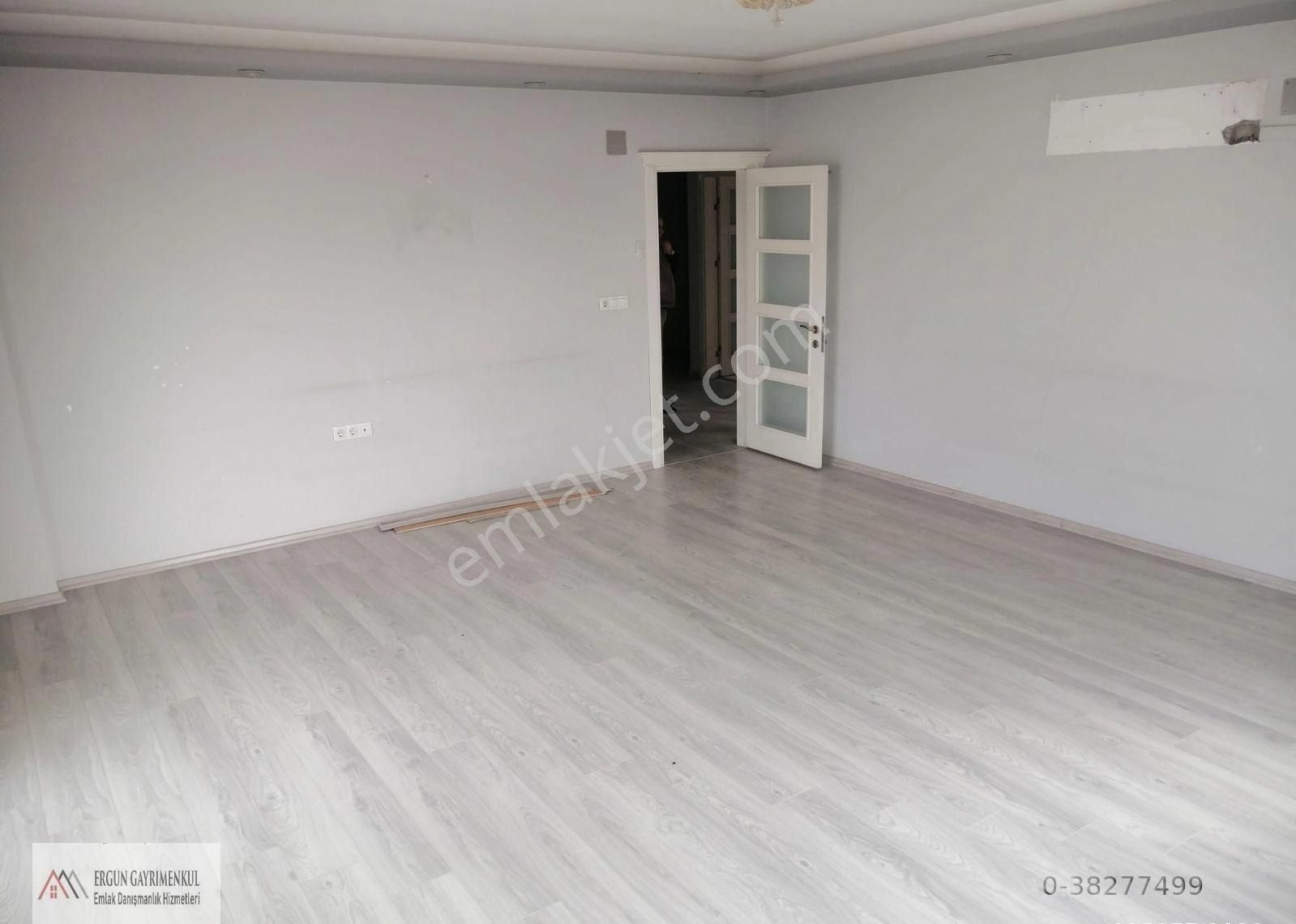 Toroslar Selçuklar Kiralık Daire Ergün'den ▃▅▇ Doğalgazlı, Yeni Bina, Dört Cephe, 220 M2 ▇▅▃