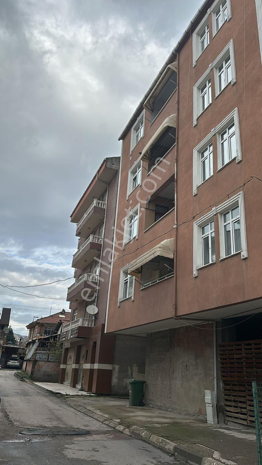 Körfez Fatih Satılık Daire Re/max Armina Güvencesiyle Merkezi Konumda Bakımlı Geniş Daire