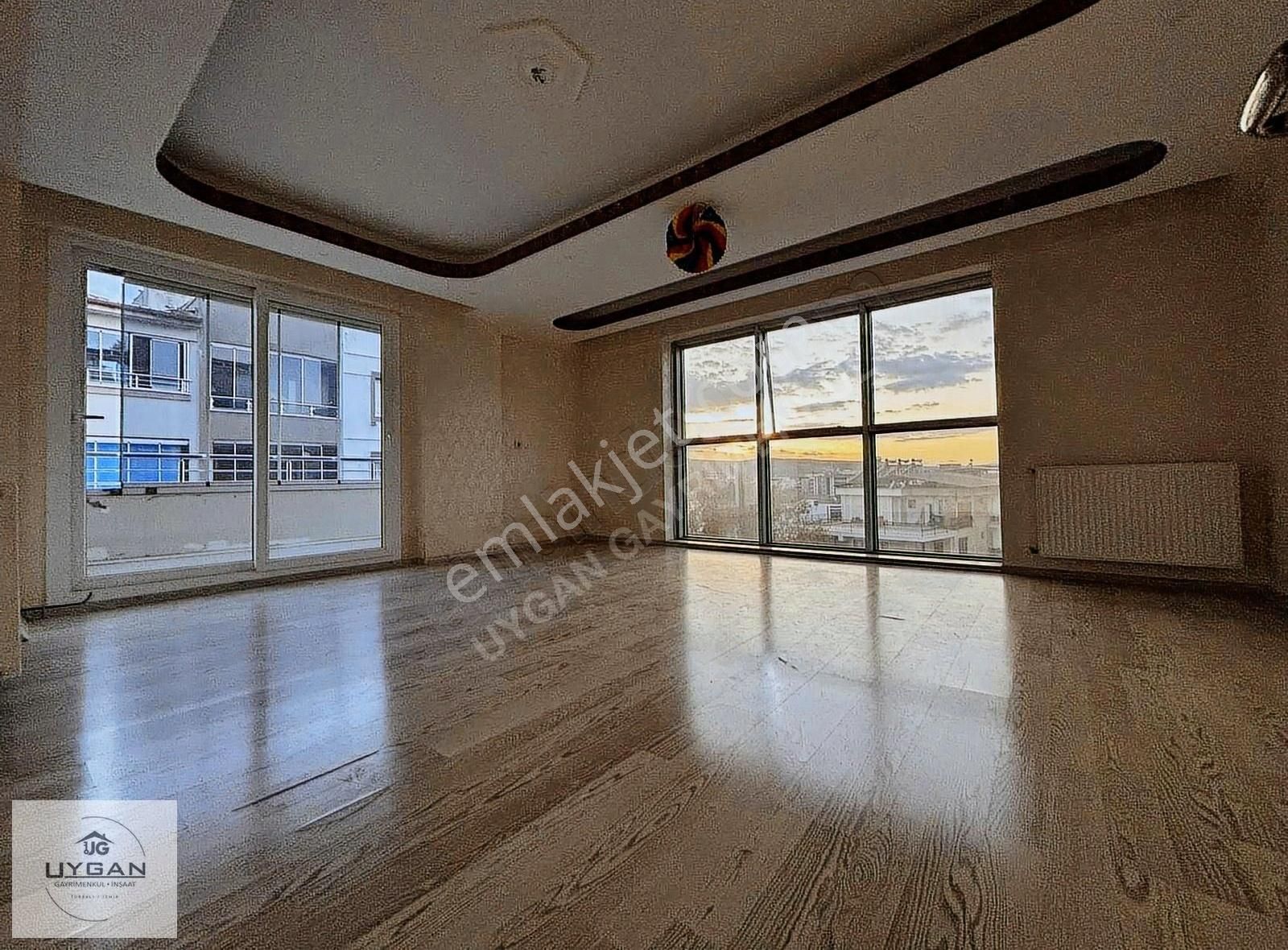 Torbalı Torbalı Kiralık Daire Uygan'dan Torbalı Mah. Merkezde 3+1 140m² Arakat Kiralık Daire