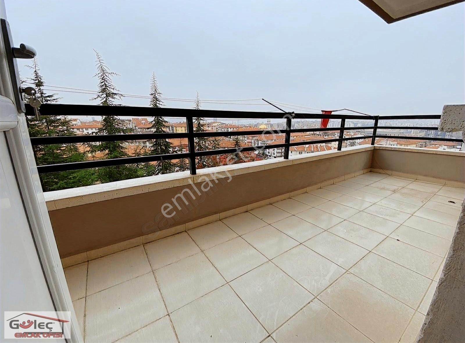 Altındağ Yıldıztepe Satılık Daire Güleç Emlak'tan Ankara Manzaralı 3+1 Çift Balkon Geniş Daire