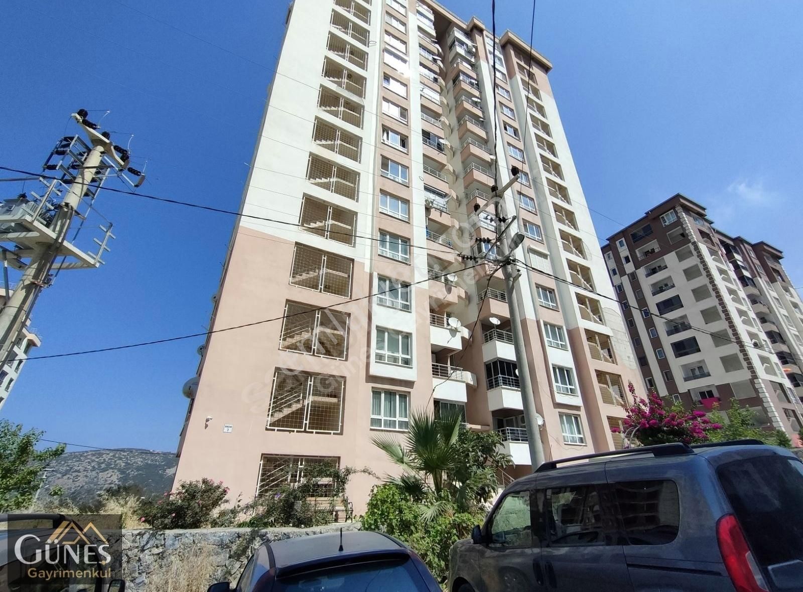 Kuşadası Değirmendere Satılık Daire Güneş Emlak'tan Kuşadası Uydu Kent Sitesi 2+1 Satılık Daire