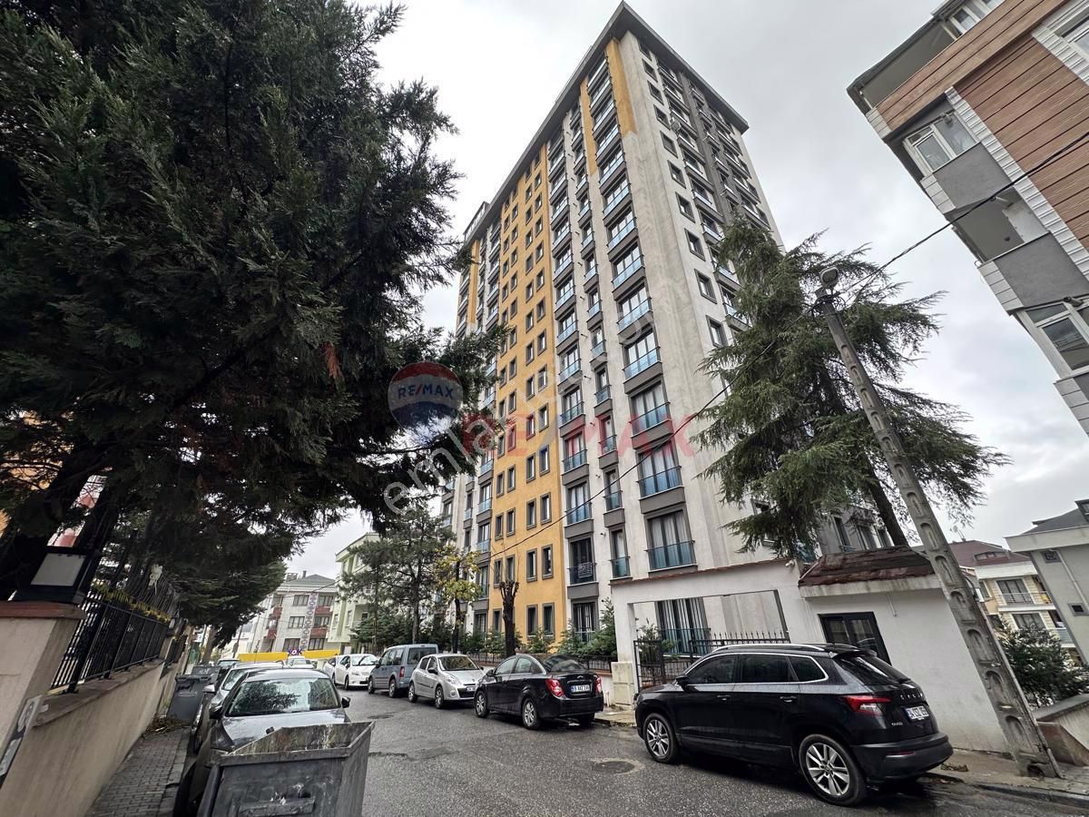 Ümraniye Armağanevler Satılık Daire Armağanevler 5. Kat 2+1 Daire Asansör Otopark Şehir Manzaralı