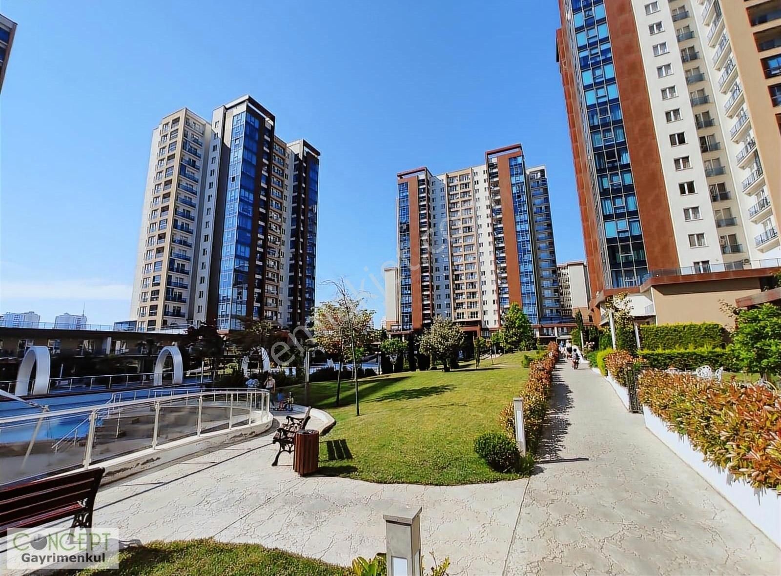 Beylikdüzü Cumhuriyet Satılık Daire Beylikdüzü Demir Romance 196 M2 Satılık 3,5+1 Fırsat Teraslı