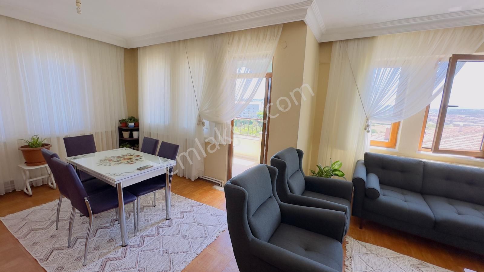 Merkez Orduyeri Site İçinde Satılık Arakat 3+1 Daire Ön Cephe - Görsel 11