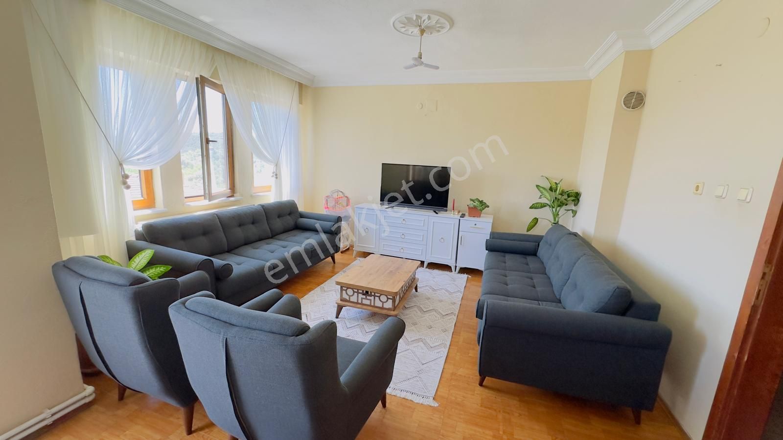 Merkez Orduyeri Site İçinde Satılık Arakat 3+1 Daire Ön Cephe - Görsel 12