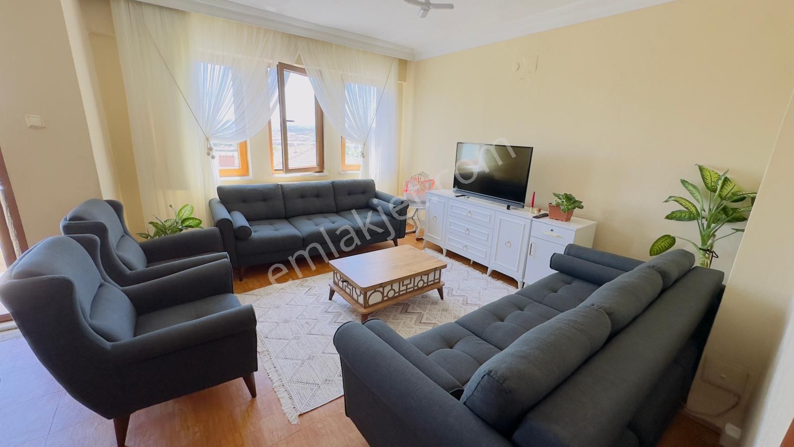 Merkez Orduyeri Site İçinde Satılık Arakat 3+1 Daire Ön Cephe - Görsel 9