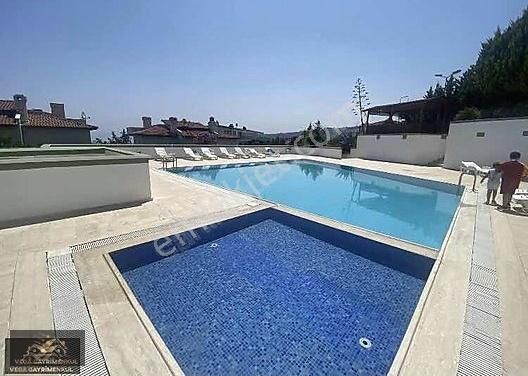 Mudanya Halitpaşa Satılık Villa Mudanya Halitpaşa Full Deniz Manzaralı Site İçerisinde Villa