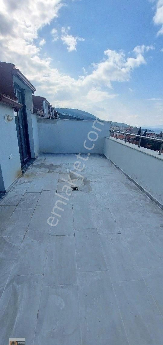 Dikili Salimbey Mahallesinde Deniz Manzaralı 5+1mutfak Ayrı Sıfır Daire Dublex - Görsel 11