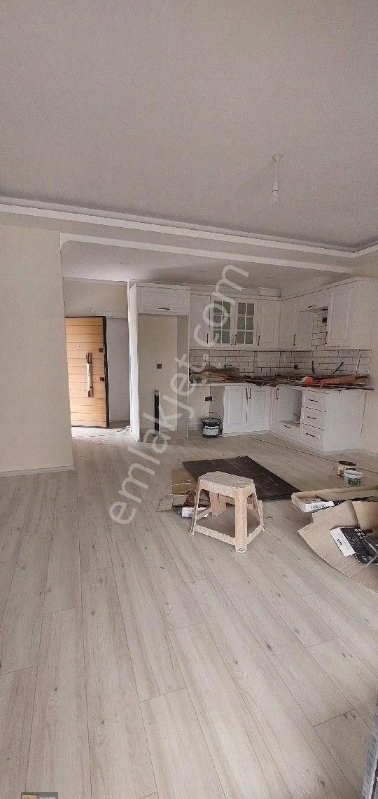 Dikili Cumhuriyet Mahallesinde Denize 50 Metre Ultralüx Otoparklı Tribleks 4+1 Villa - Görsel 10