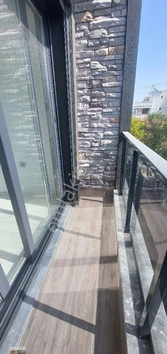 Dikili Cumhuriyet Mahallesinde Denize 100 Metre Uzaklıkta 6+1 Ebebeyn Banyolu Lüx Villa - Görsel 18