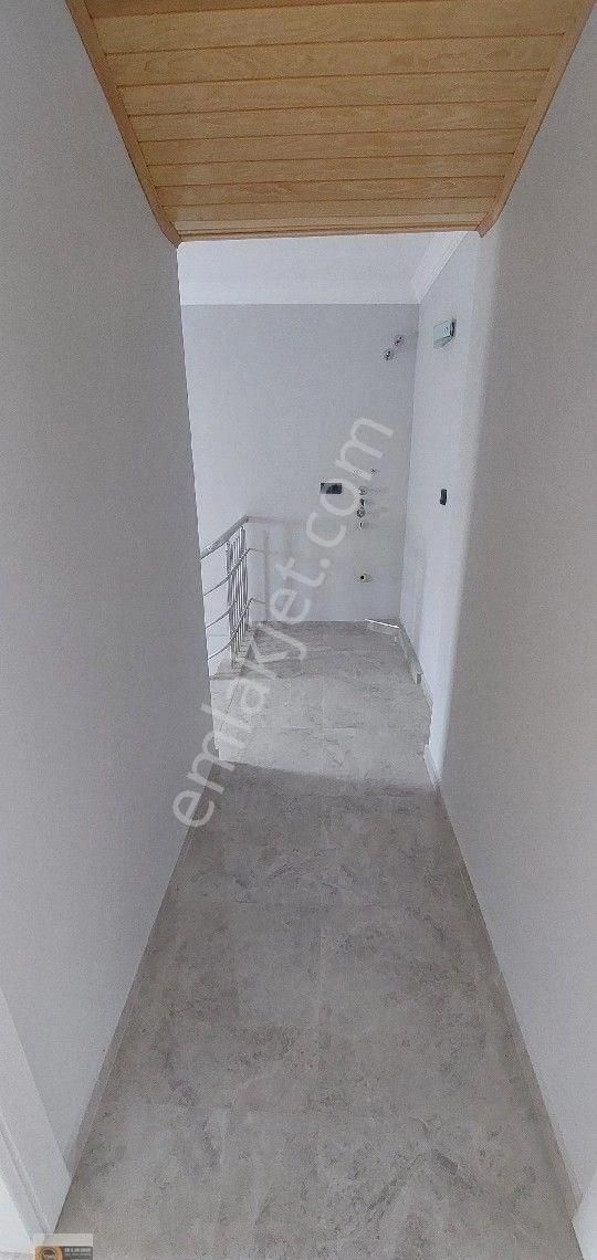 Dikili Cumhuriyet Mahallesinde Denize 100 Metre Uzaklıkta 6+1 Ebebeyn Banyolu Lüx Villa - Görsel 3