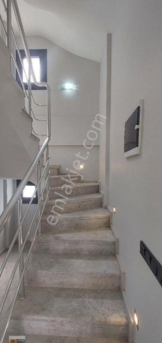 Dikili Cumhuriyet Mahallesinde Denize 100 Metre Uzaklıkta 6+1 Ebebeyn Banyolu Lüx Villa - Görsel 29