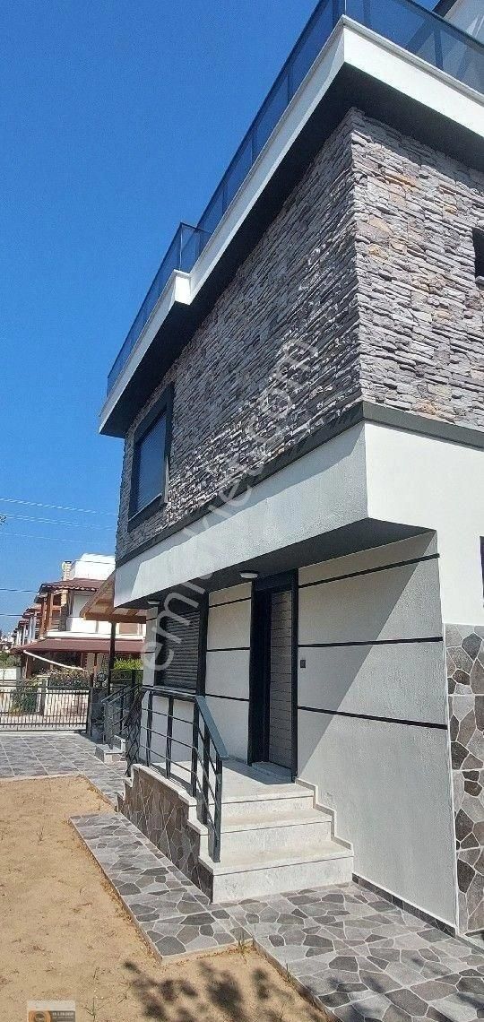 Dikili Cumhuriyet Mahallesinde Denize 100 Metre Uzaklıkta 6+1 Ebebeyn Banyolu Lüx Villa - Görsel 26