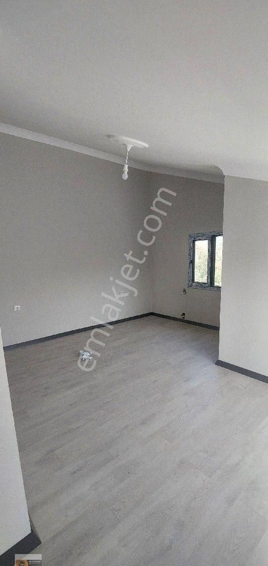 Dikili İsmetpaşa Mahallesinde Denize 600 Metre Uzaklıkta Ebebeyn Banyolu 4+1 Satılık Villa - Görsel 24