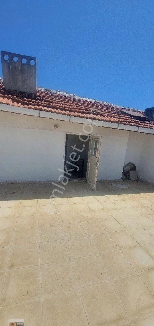 Dikili Salimbey Mahallesinde Çarşı Merkez Konumda Jeotermal Isıtmalı Eşyalı 4+1 Dublex Daire Satılık - Görsel 24