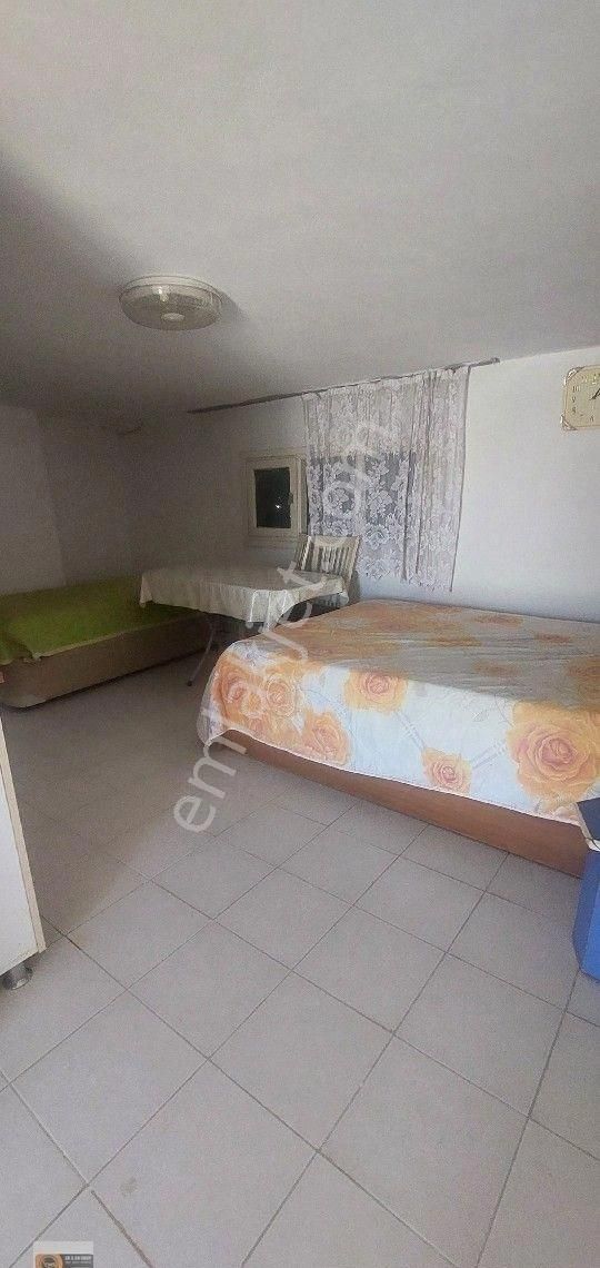Dikili Salimbey Mahallesinde Çarşı Merkez Konumda Jeotermal Isıtmalı Eşyalı 4+1 Dublex Daire Satılık - Görsel 4