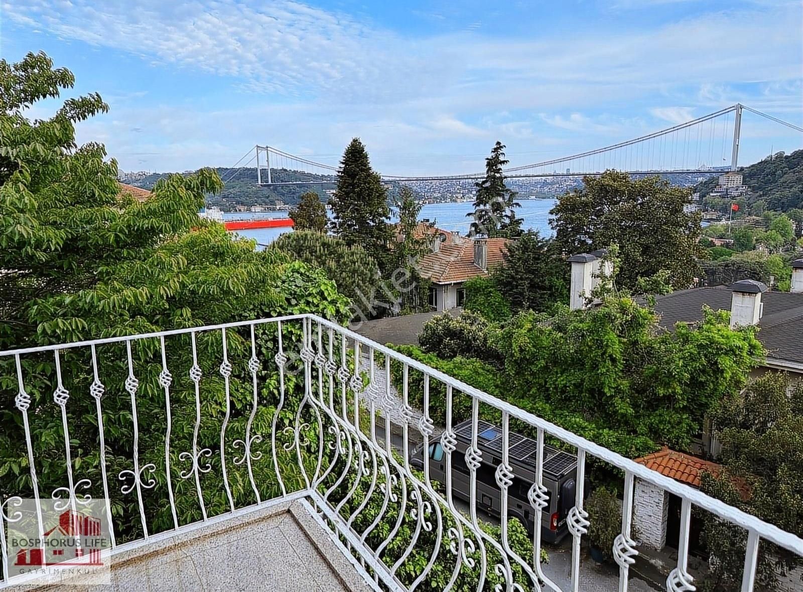 Sarıyer Emirgan Satılık Daire Emirgan'da, Boğaz Manzaralı 2+1 Daire