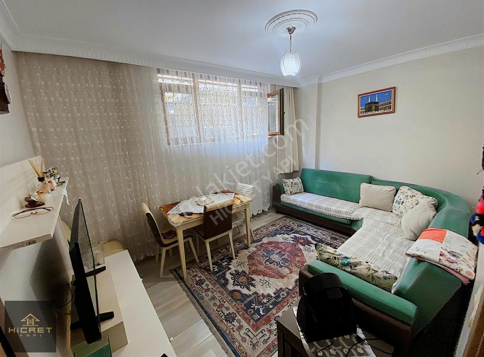 Sultangazi 50. Yıl Satılık Daire Hicret Den 50.yıl Mh 2+1 95 M² Merkezi Konumda Bahçe Kat Daire