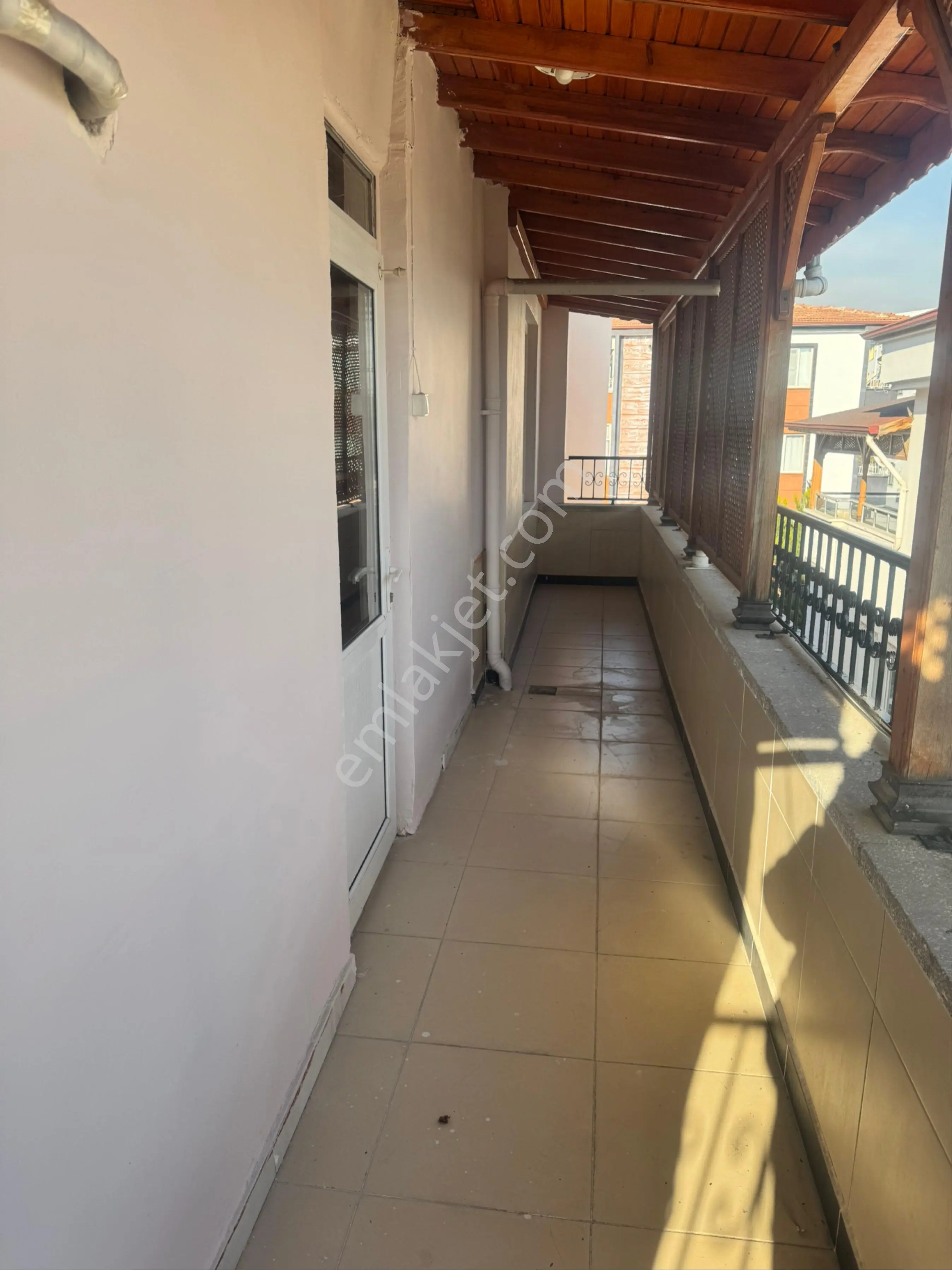 Güvenevlerde Kiralık Eşyalı Lüx 2+1 Daire - Görsel 3