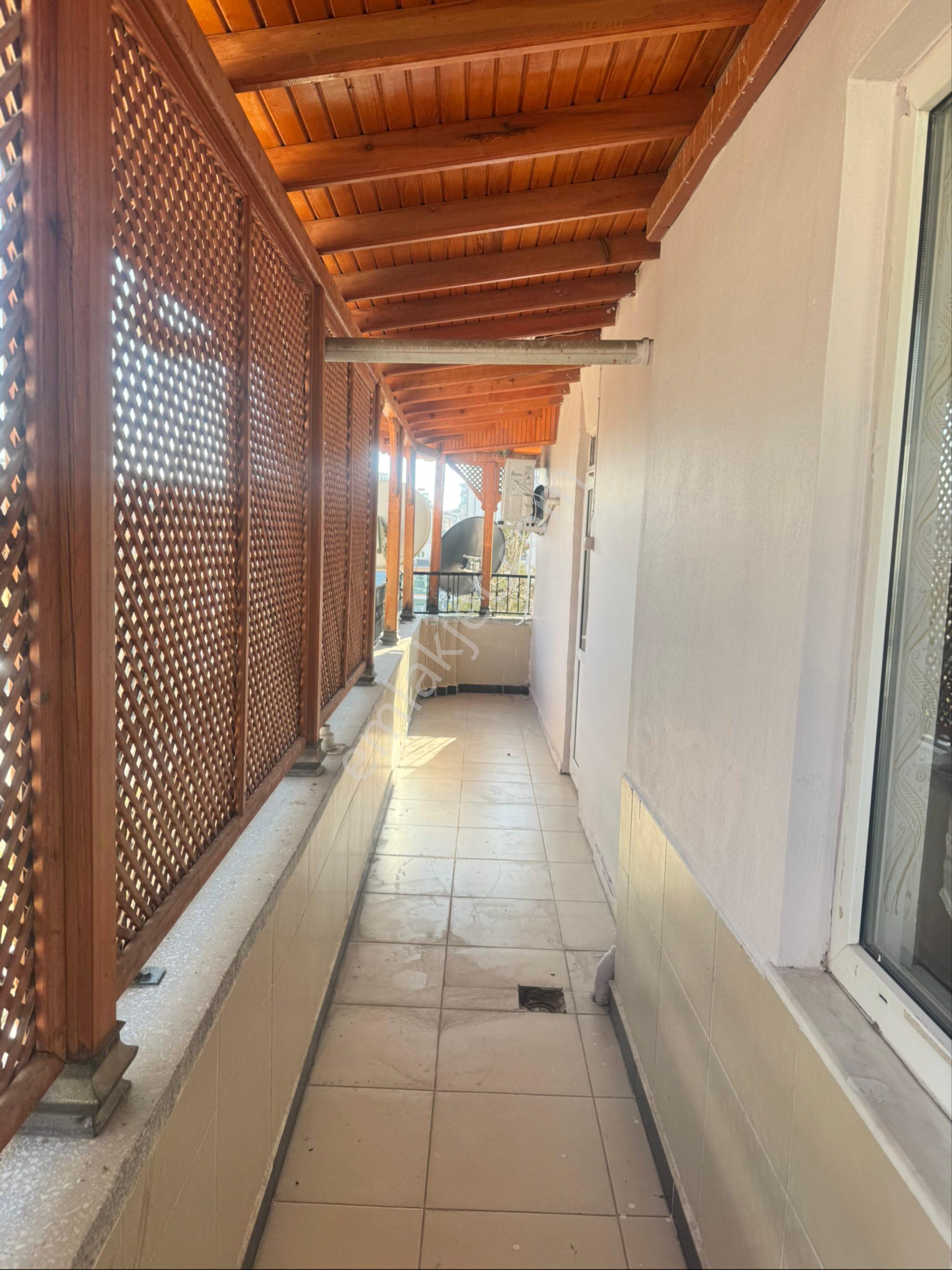 Güvenevlerde Kiralık Eşyalı Lüx 2+1 Daire - Görsel 2