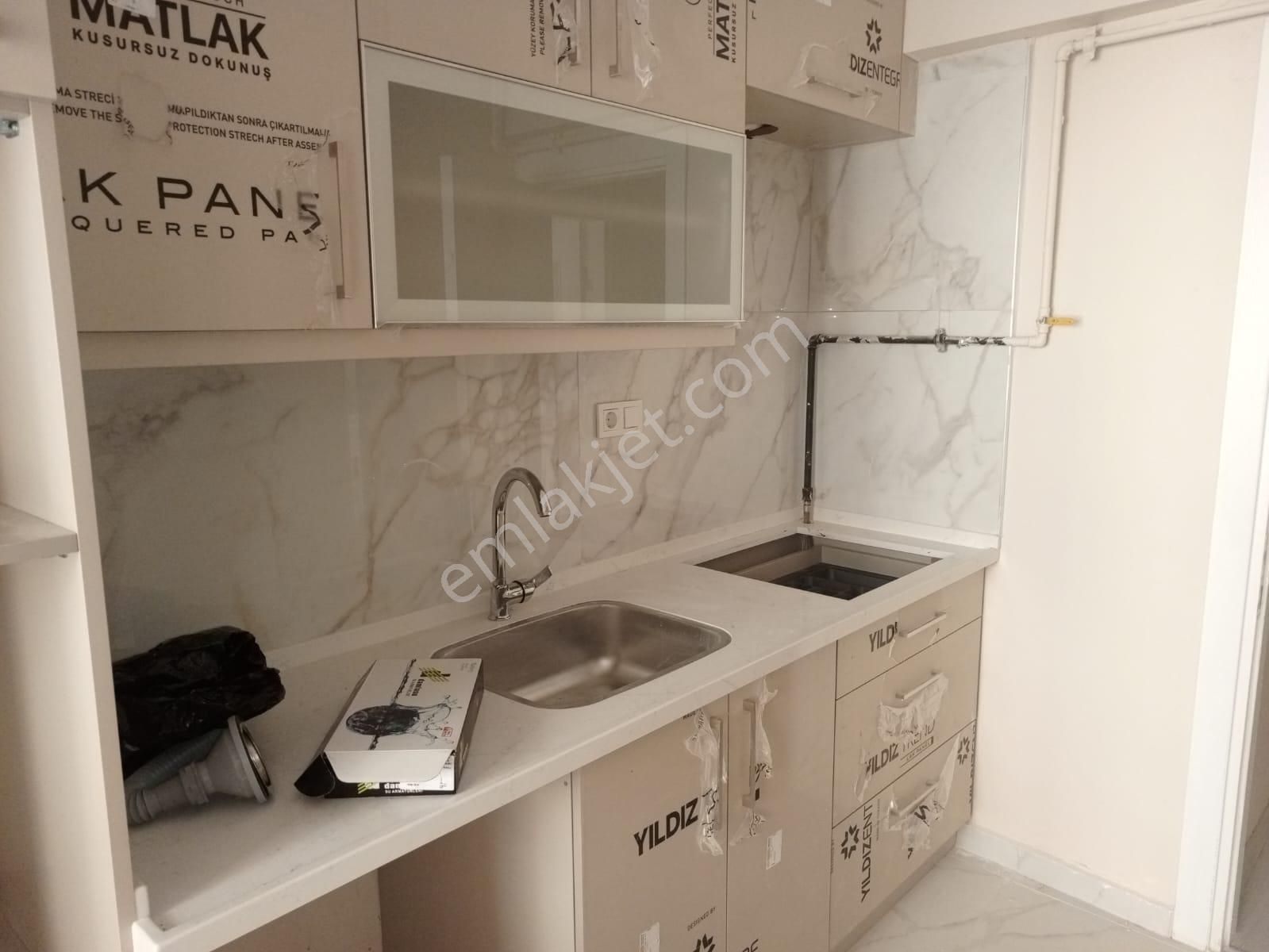 Karabağlar Arap Hasan Kiralık Daire İnönü Cadde Yakını 3+1 D.gazlı Araphasan Mah.de Kiralık