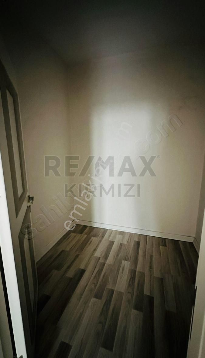 Yakutiye Ömer Nasuhi Bilmen Kiralık Daire Re/max Kırmızı'dan Bostancıoğlu'nda Kiralık 4+1 Lüks Daire