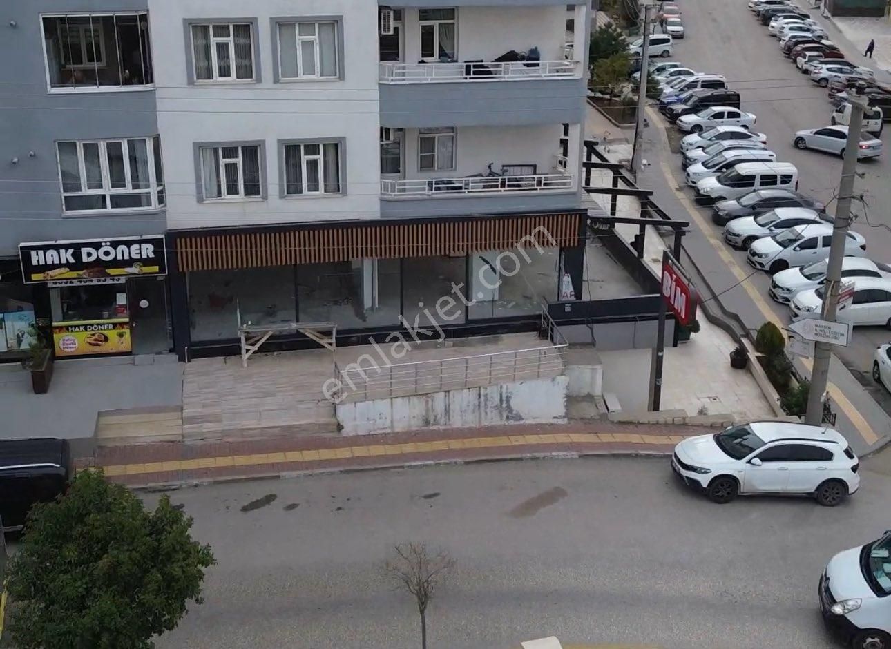 Artuklu Yenişehir Kiralık Restaurant Akkuş Emlak’tan Ravza Caddesinde Köşe Kiralık Dükkan