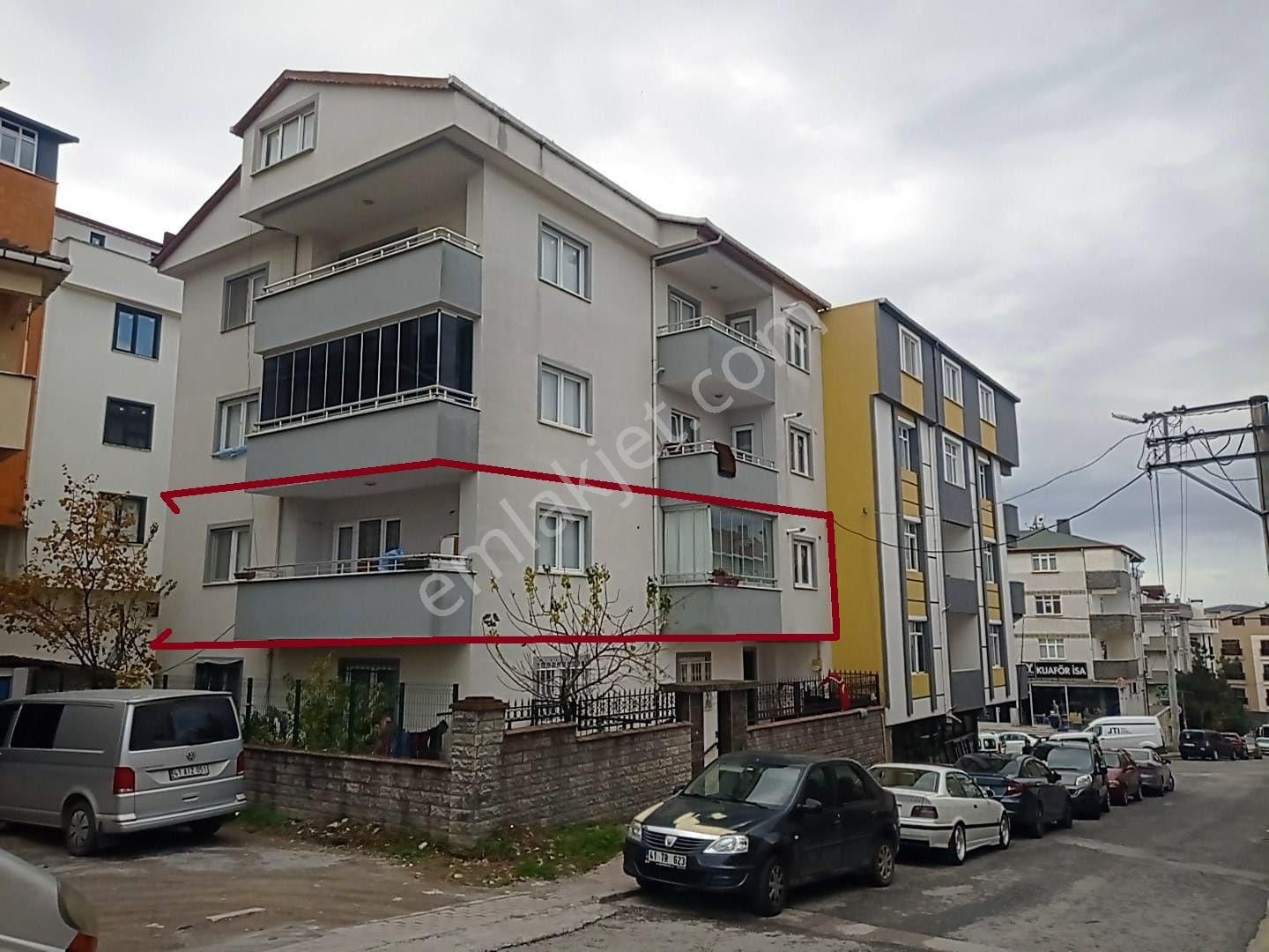 Çayırova Özgürlük Satılık Daire Çayırova Özgürlük Mahallesin De Satılık 3+1 128 M2 Daire