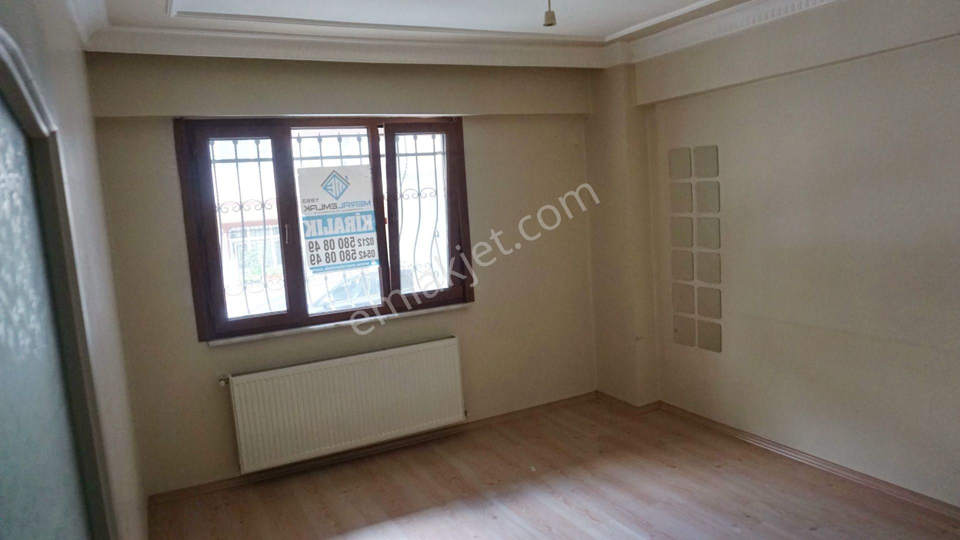 Küçükçekmece Yeşilova Kiralık Daire Meral R5503 Metrobüse 3 Dakika Mesafede 9 Yaş Yeni Binada Masrafsız 2+1