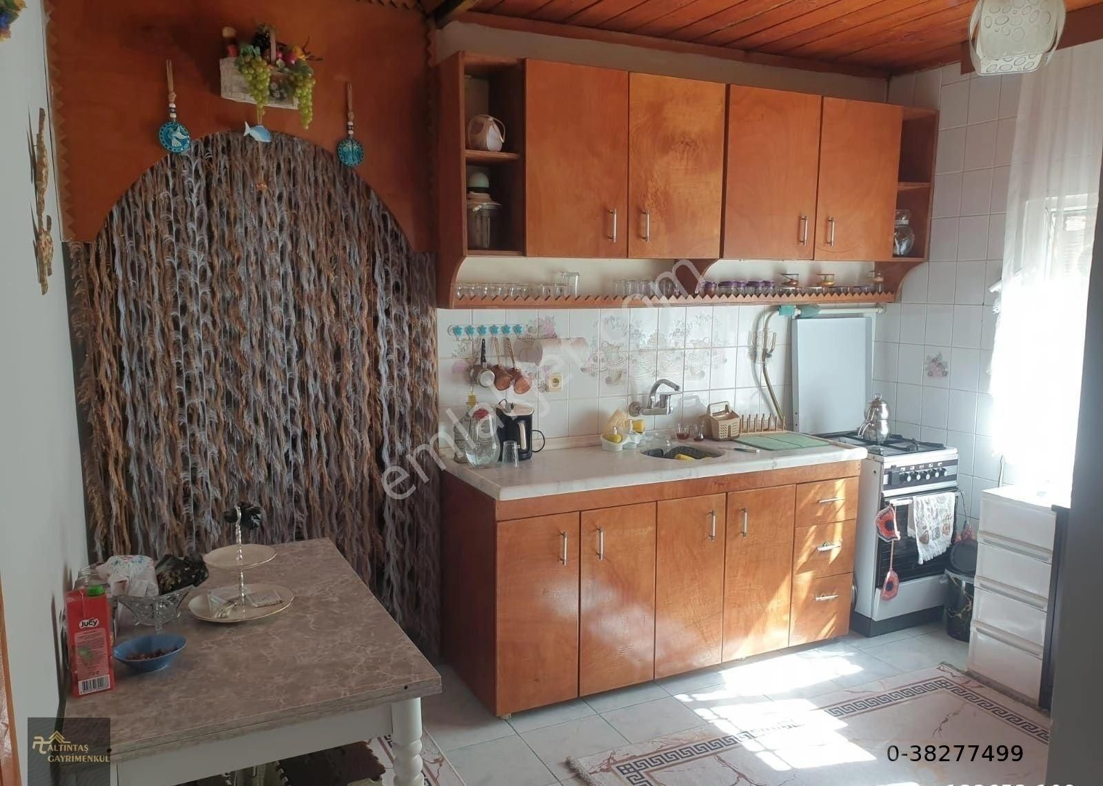 Şehitler Mahallesinde Mükemmel Müstakil Ev - Görsel 2