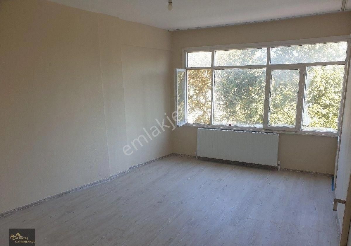 Gölcük Donanma Kiralık Daire Gölcük E5 Kara Yolu Üzerinde 2+1 Arakat