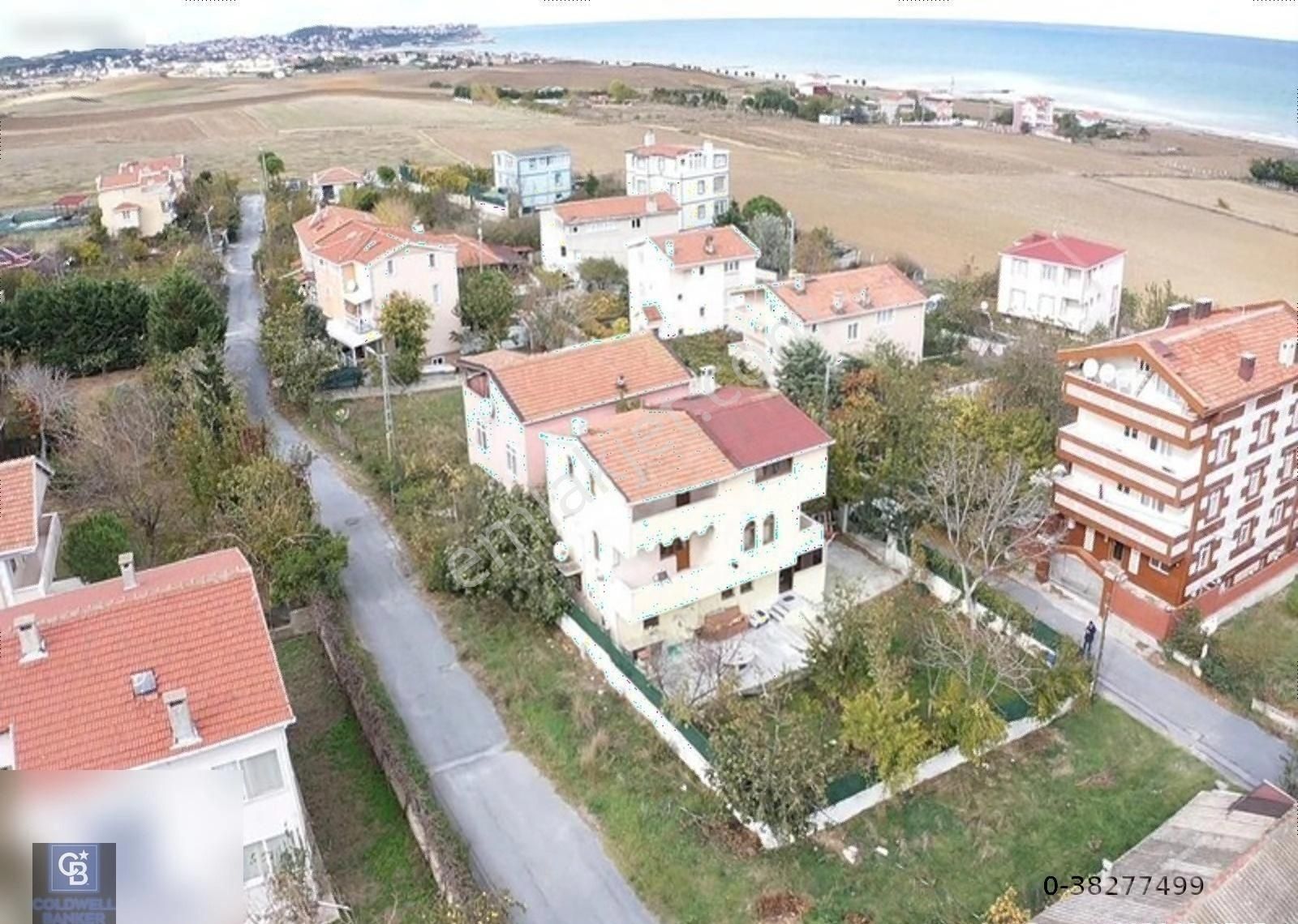 Arnavutköy Yeniköy Satılık Villa Arnavutköy Yeniköy Mahallesi Satılık Villa 455m2 Arsa İçerisinde