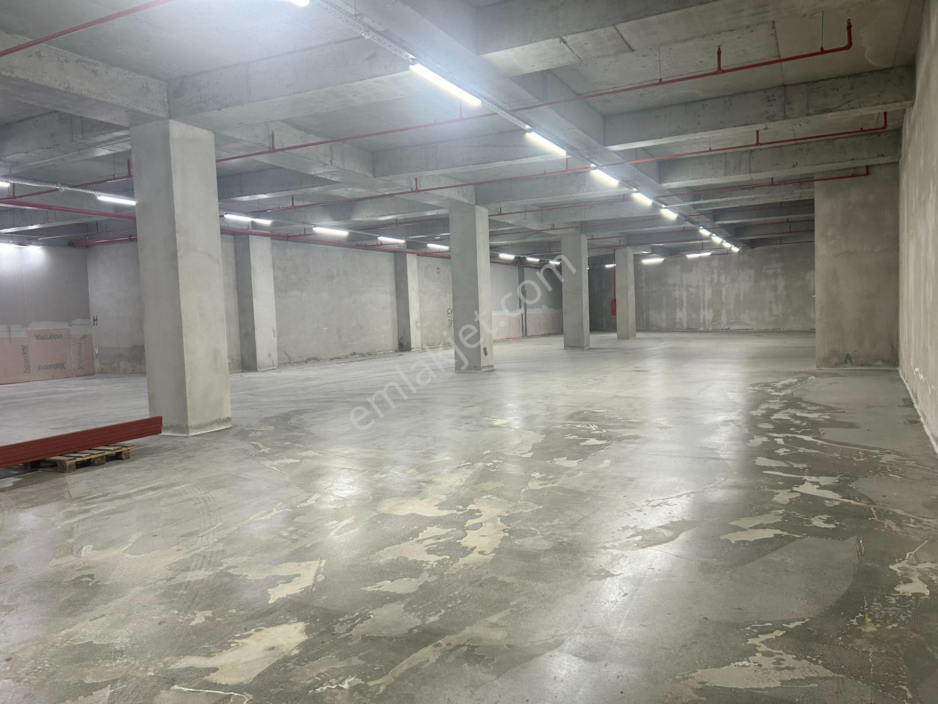 Bağcılar Mahmutbey Kiralık Atölye İstoç Karşısı 1.600m2 Kiralık Depo-tavan Yüksekliği H:4m-alf Alliance Ticari