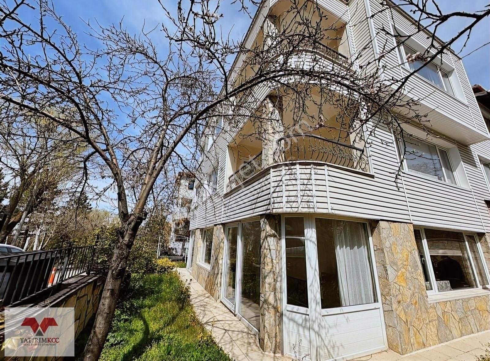 Çankaya Mutlukent Kiralık Villa Angora Bulvarı Planlamacılar Sitesinde Ticariye Uygun Köşe Villa