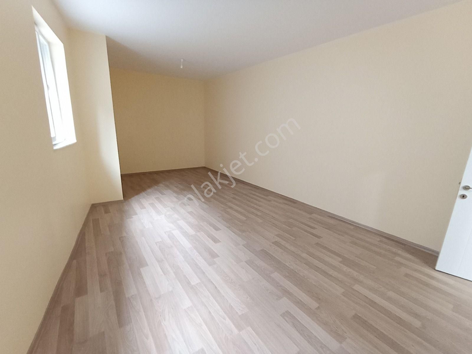 Maltepe Girne Kiralık Daire Girne Mh. Metroya Yakın Geniş Ferah 1+1