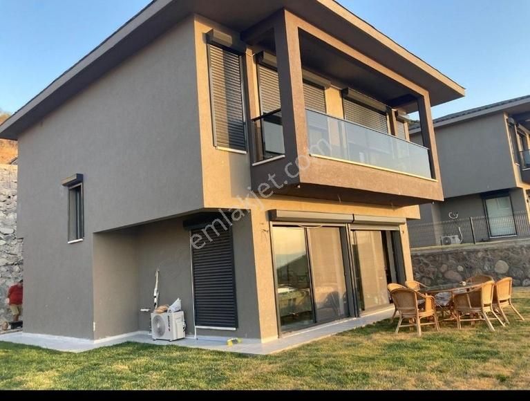 Dikili Uzunburun Satılık Villa Dikilide 3+1 Lüks Villa