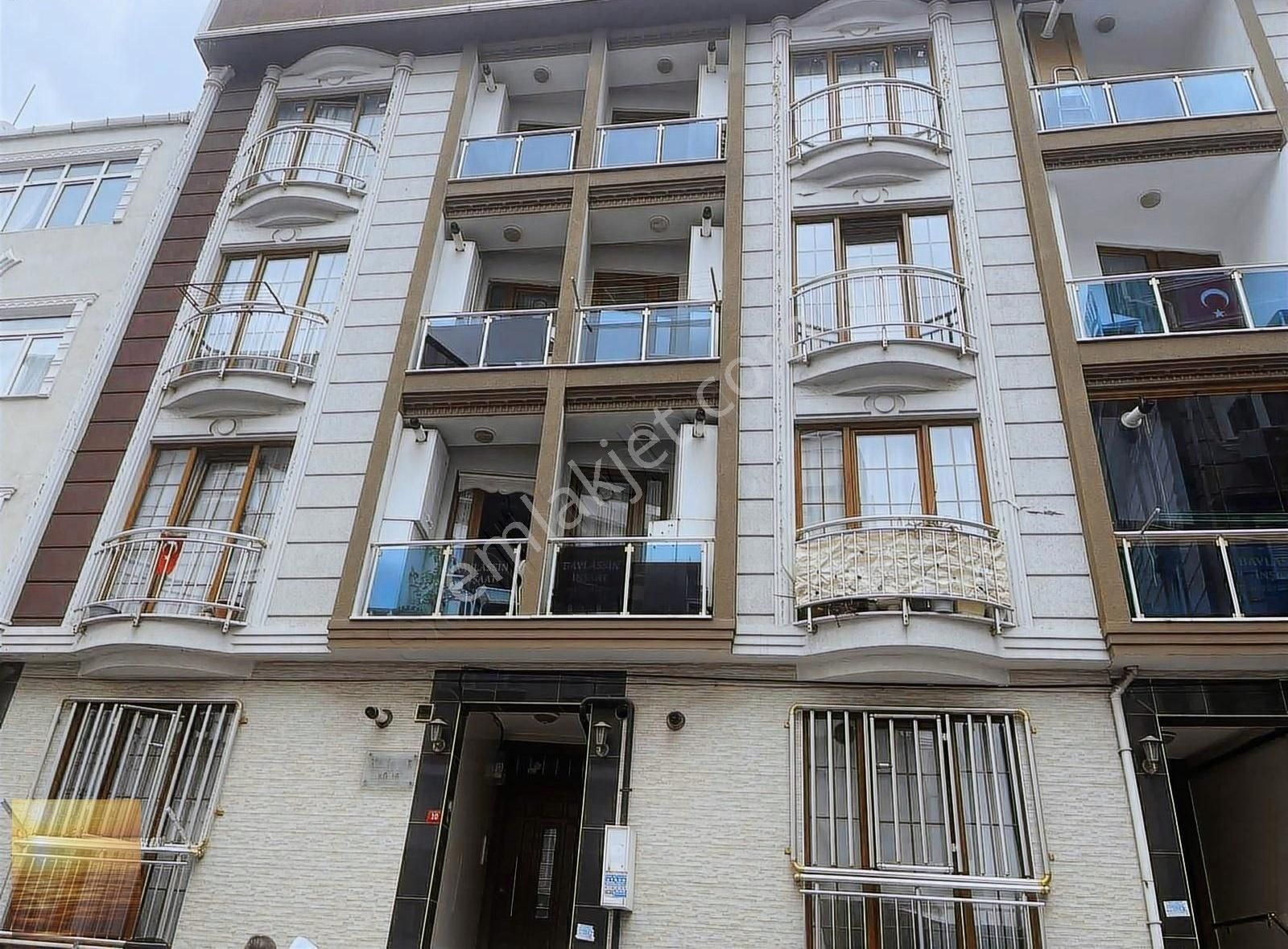 Beyoğlu Halıcıoğlu Kiralık Daire Yılmaz Group'tan Arakat 2+1 80m2 Metrobüse Yakın Kiralık Daire