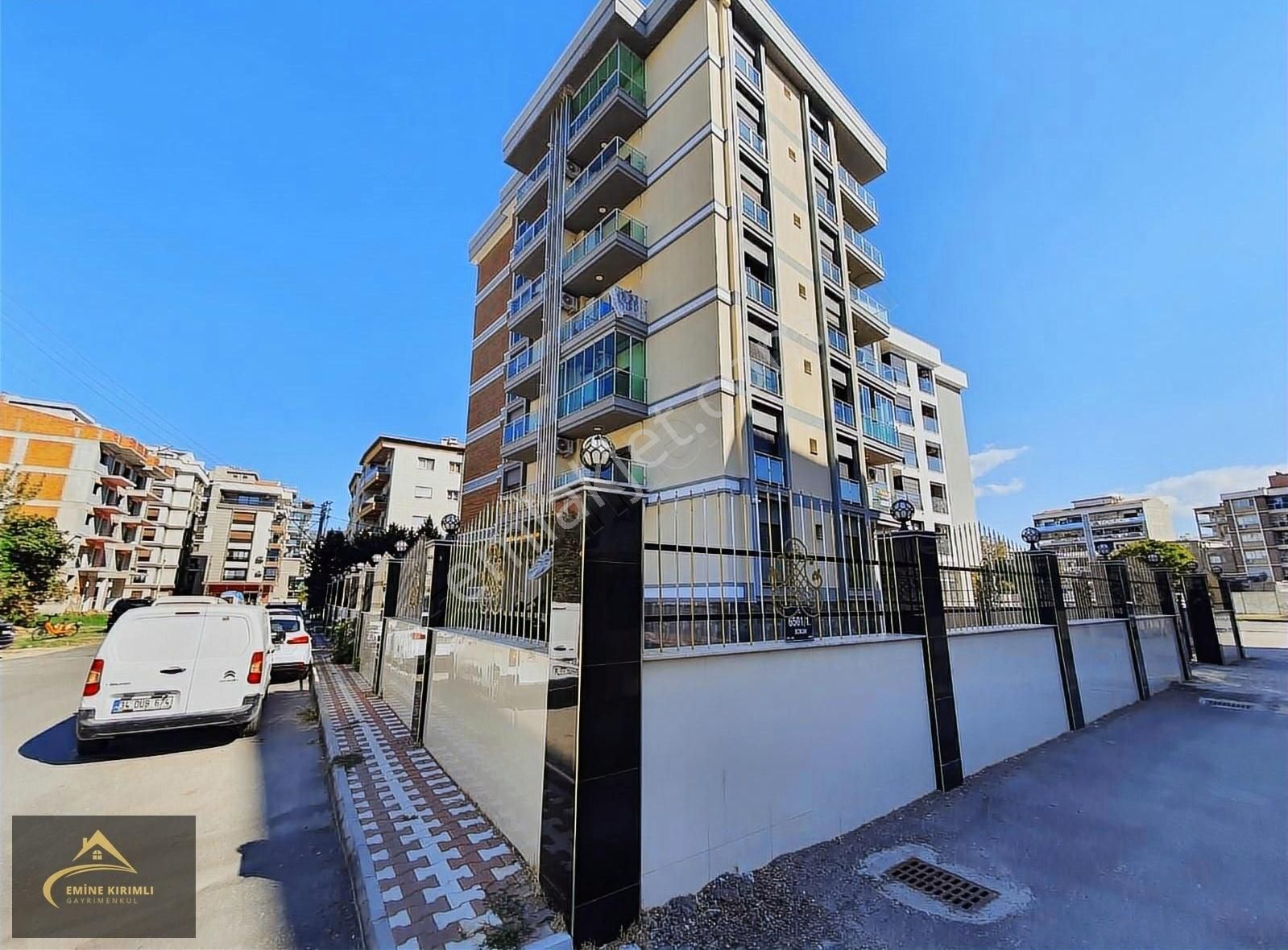 Karşıyaka Yalı Kiralık Daire Atakent'te Yeni Bina 1+1