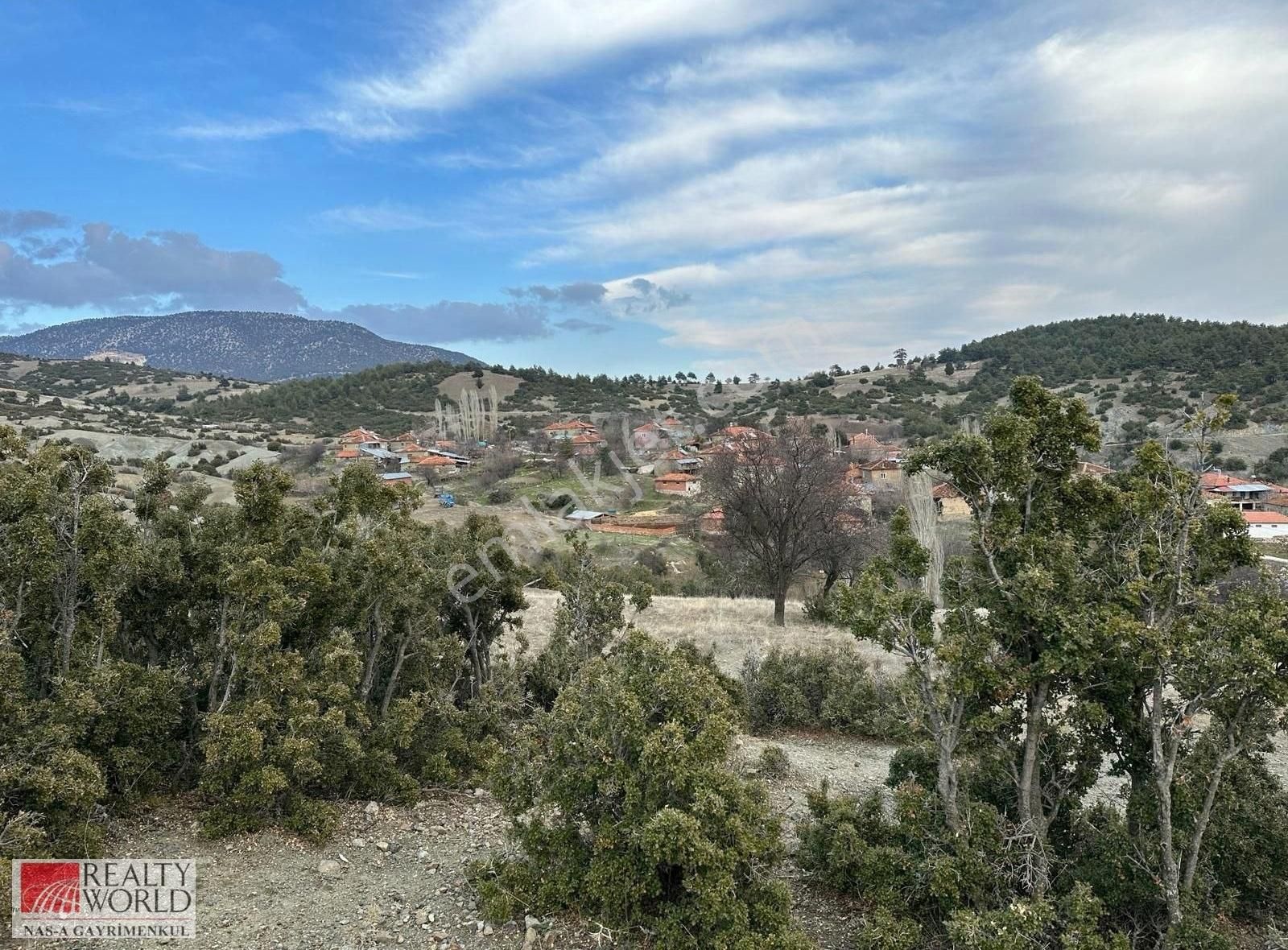 Burdur Merkez Cimbilli Köyü (Tepe) Satılık Tarla Burdur Merkez Cimbilli Köyü Yatırım Fırsatı Satılık Tarla