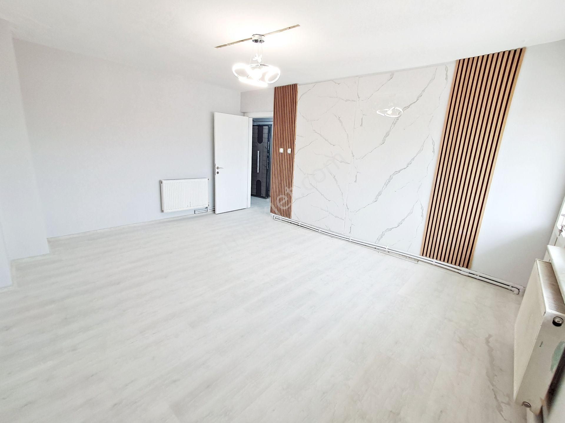 Kz Grup'tan Sümerde Arakat Caddeye Yakın 3+1 150m2 Kiralık Daire