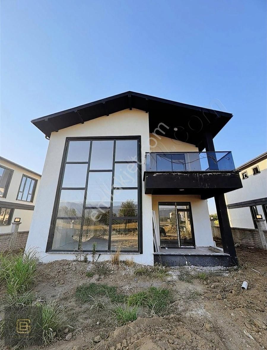 Düzce Merkez Şıralık Satılık Villa Bbdg Gayrimenkulden Şıralık Mah. Satılık 4+1 Tekil Villa