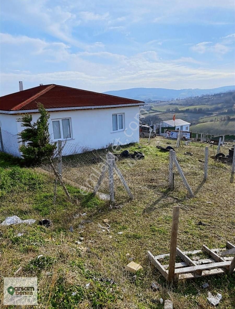 Çatalca Dağyenice Satılık Tarla Çatalca Dağyenice Mahallesinde 343 M2 Arsa İçersinde 80 M2 Beton