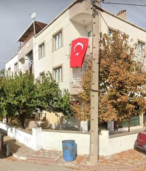 Akhisar Reşat Bey Kiralık Daire Şehit Ahmet Tezcan Okulu Yanı 3+1 Kiralık Daire