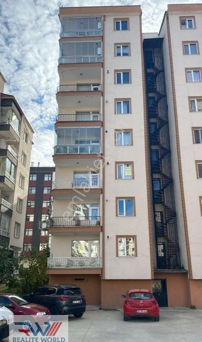 Giresun Merkez Teyyaredüzü Satılık Daire Realite World Giresun Merkez Teyyaredüzü'nde Satılık 3+1 Daire