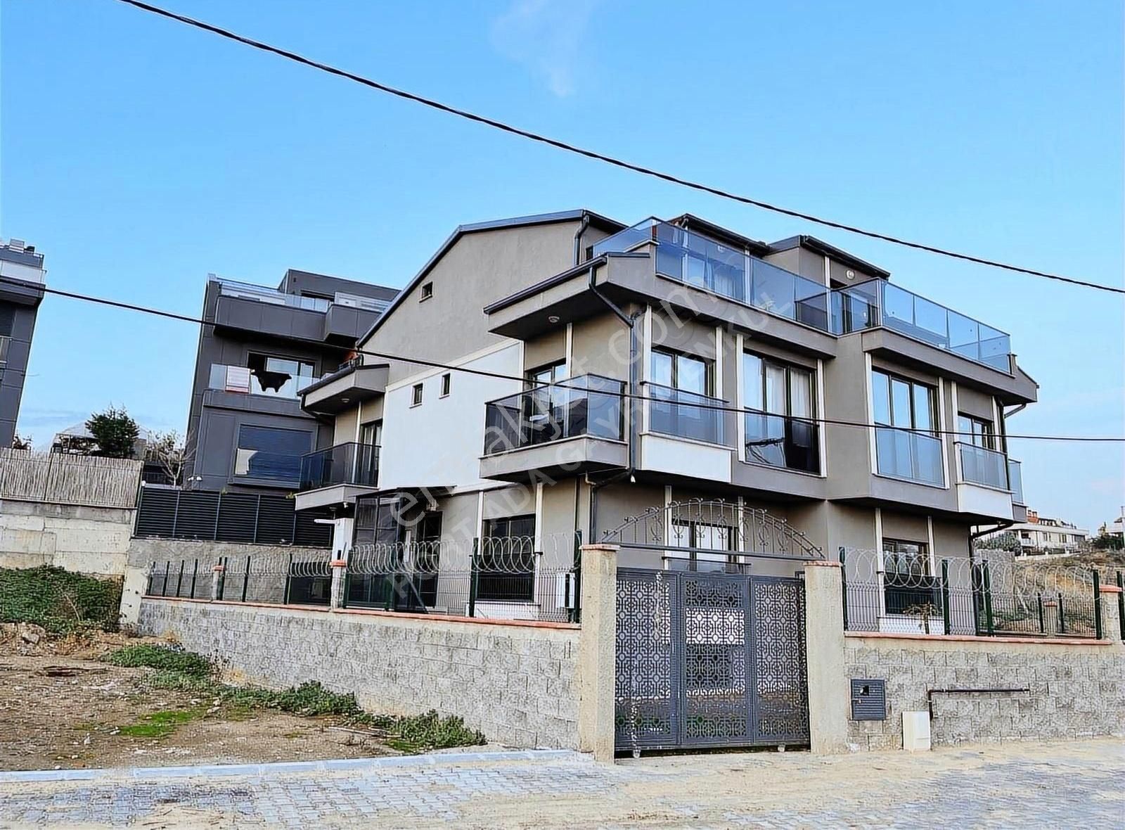 Darıca Bayramoğlu Satılık Villa İmarlı Darıca Bayramoğlu Deniz Doğa Manzaralı Satılık Villa Arsa