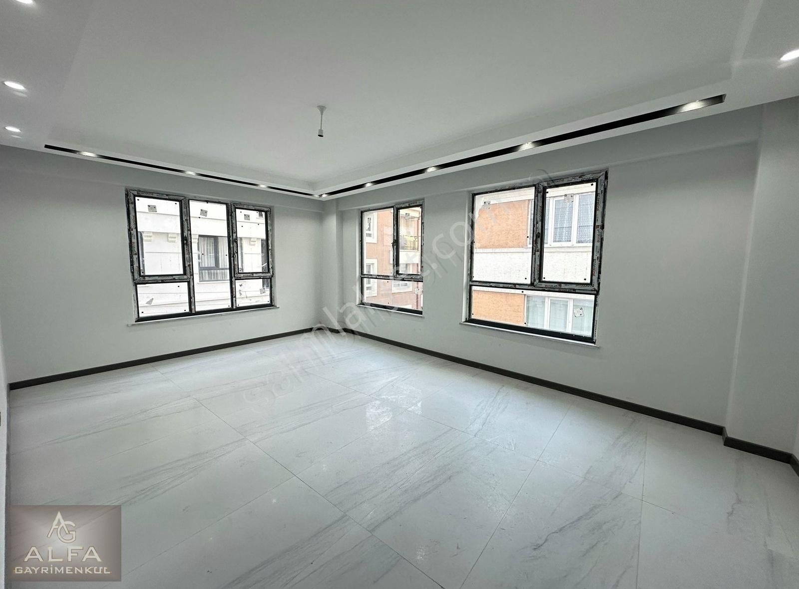 Tepebaşı Şirintepe Satılık Daire Şirintepe Mah.merkezi Konumda Yerden Isıtmalı 150 M² 3+1satılık