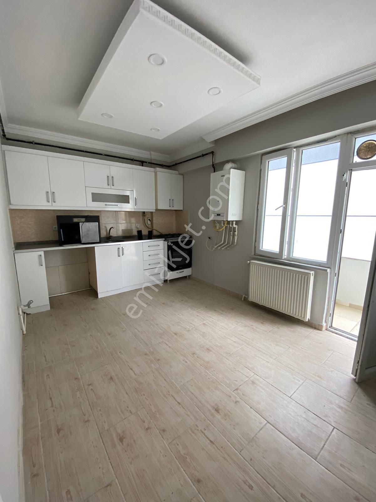 Çorlu Çobançeşme Satılık Daire Çobançeşme Mahallesinde 2+1 120m2 Ara Kat Acil Satılık Daire